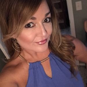 Meet your Posher, Leslie